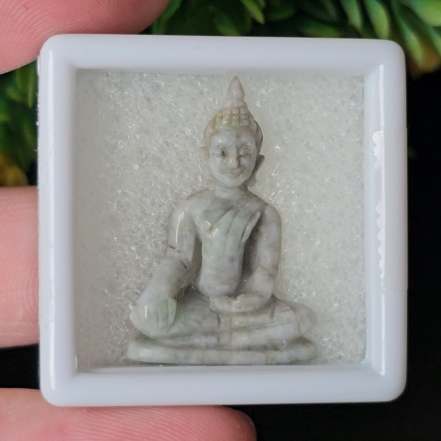 หยก แกะสลัก รูป พระ (Burmese jadeite) 27.54 กะรัต (cts.) หยก พม่า แท้