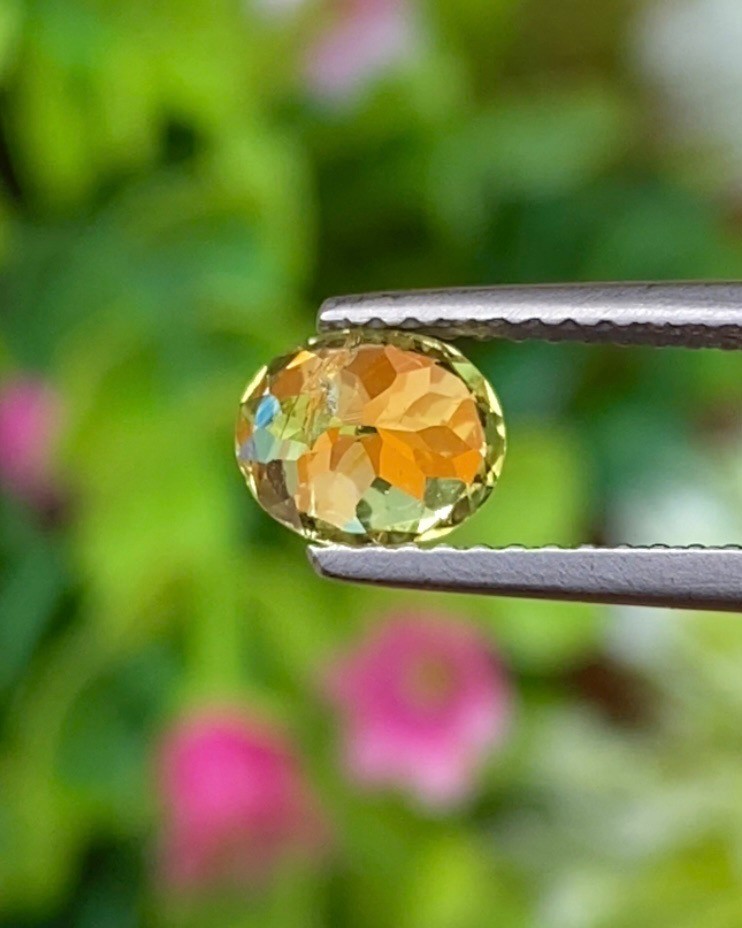 พลอย คริโซเบริล (Chrysoberyl) 1.06 กะรัต (Cts.) พลอยแท้ อัญมณีมงคลประจําวันเกิด เครื่องประดับพลอย