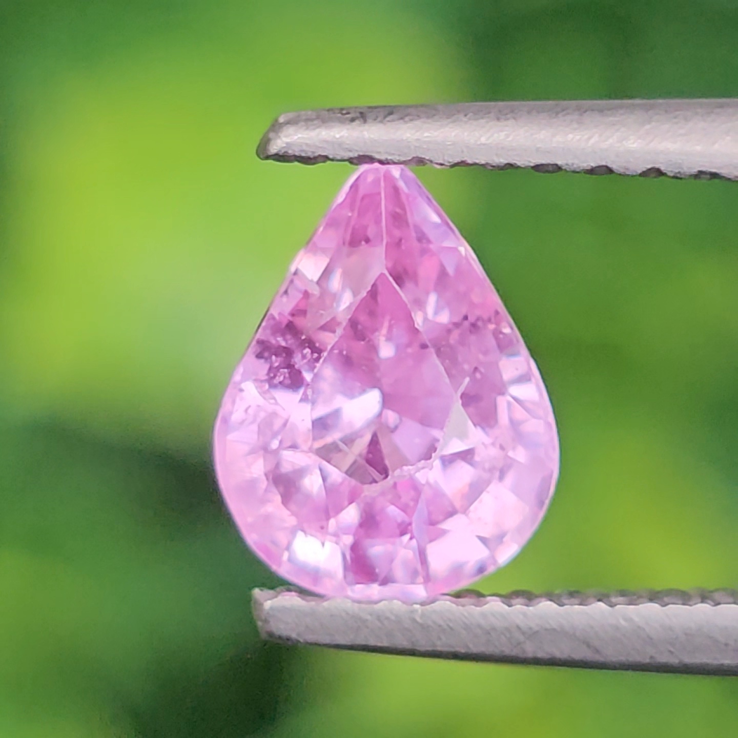 พลอย ชมพู พิ้ง แซฟไฟร์ Pink Sapphire 1.15 กะรัต (Cts.) พร้อมใบเซอร์ พลอยแท้ อัญมณีมงคลประจําวันเกิด เครื่องประดับพลอย