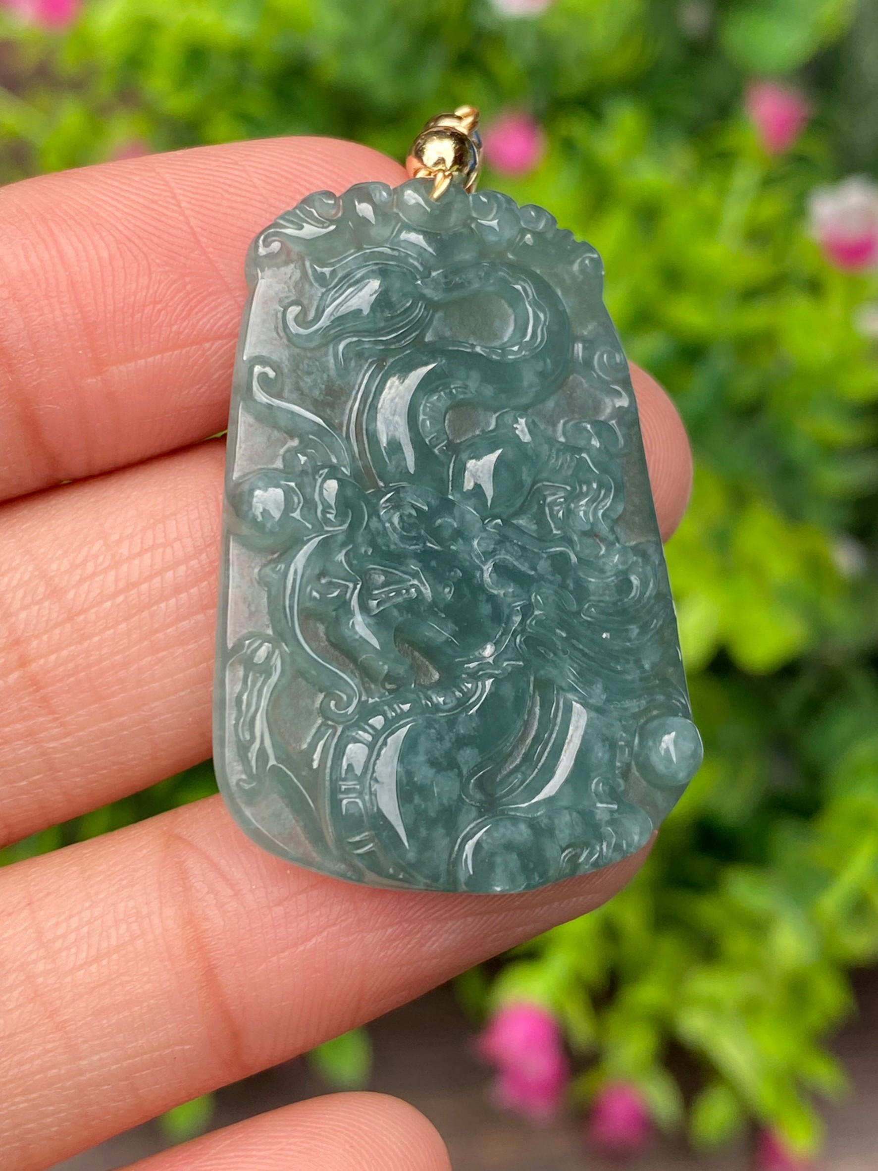 หยก พม่า แท้ จี้หยก (Burmese jadeite) แกะสลักมังกร 44.17 กะรัต (Cts.) หยกแท้ อัญมณีมงคลประจําวันเกิด เครื่องประดับหยก