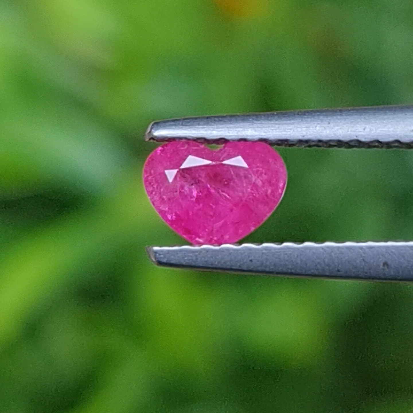พลอย ชมพู พิ้ง แซฟไฟร์ Pink Sapphire 0.67 กะรัต (Cts.) พลอยแท้ อัญมณีมงคลประจําวันเกิด เครื่องประดับพลอย