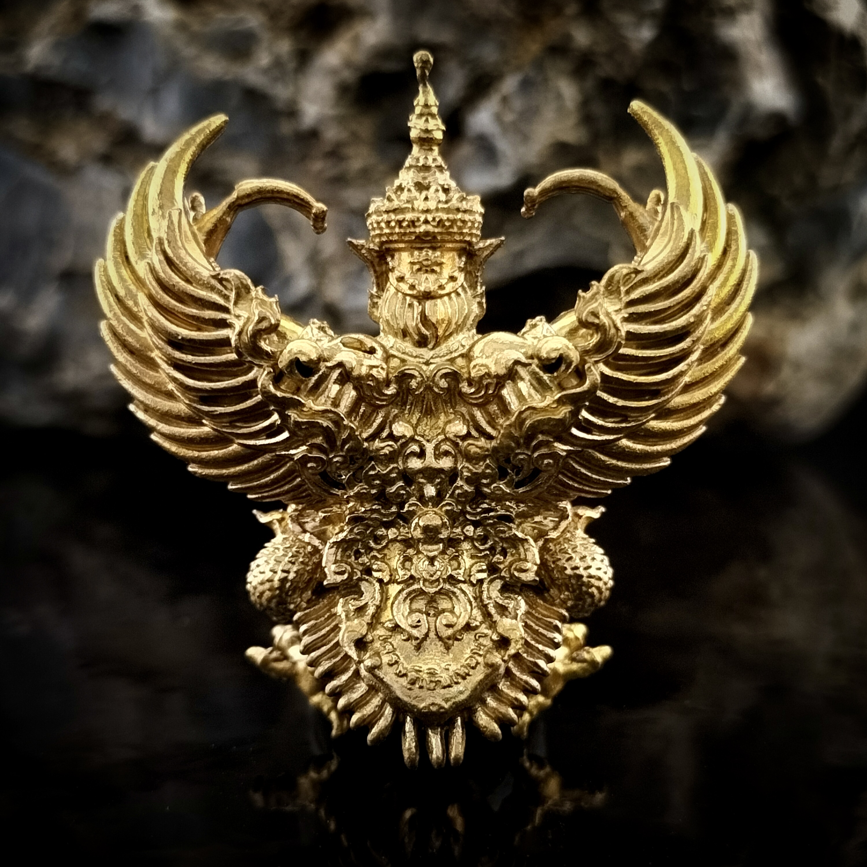 พญาครุฑ รุ่น เศรษฐีเงินไหลมา