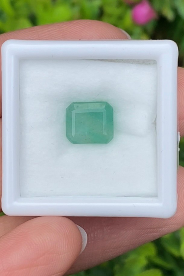 พลอย มรกต Natural Emerald แซมเบีย 2.17 กะรัต (Cts.) พลอยแท้ อัญมณีมงคลประจําวันเกิด เครื่องประดับพลอย