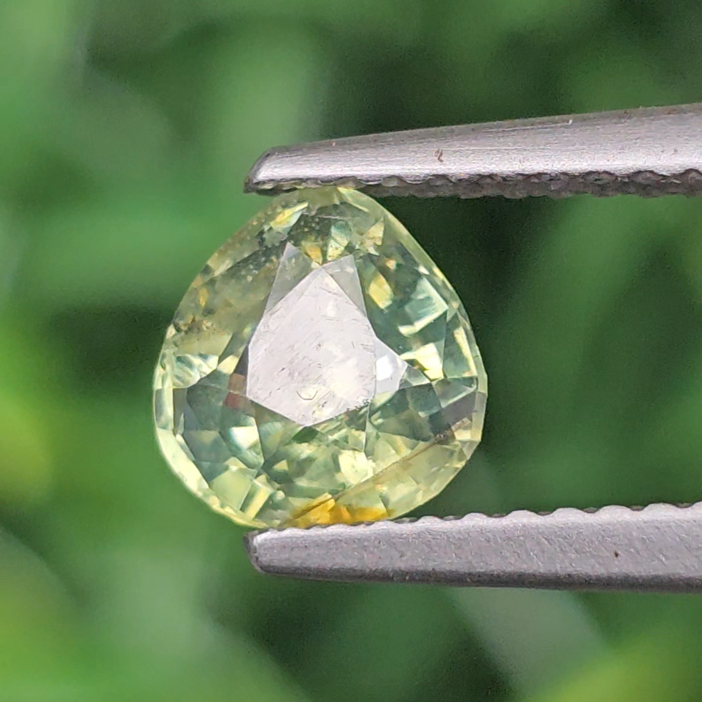 พลอย เพทาย Natural Zircon 1.29 กะรัต (Cts.) ดิบ พลอยแท้อัญมณีมงคล ประจําวันเกิด เครื่องประดับพลอย