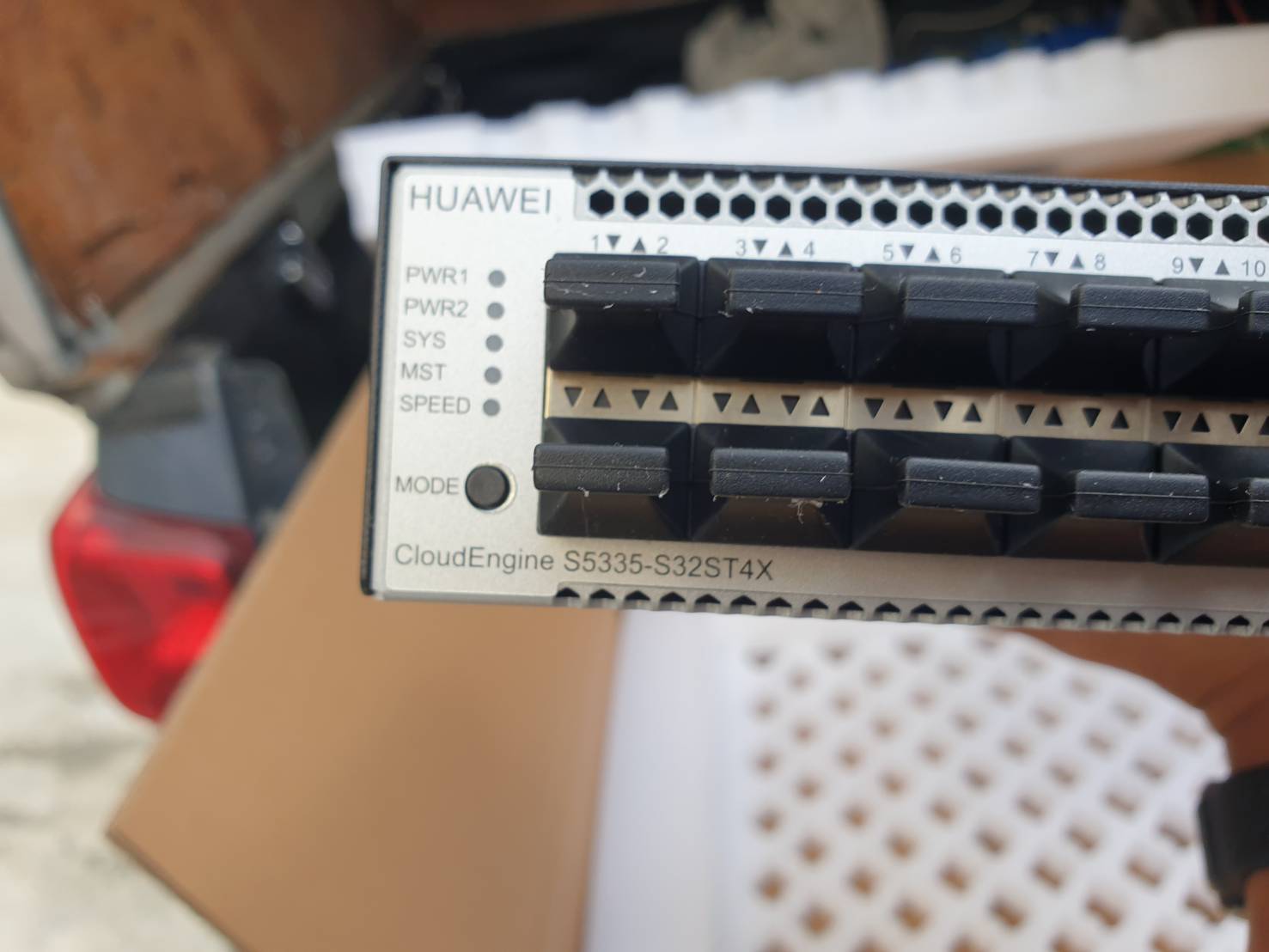 Switch Huawei S5735-S32ST4X 24*GE SFP ports 8*10/100/1000BASE-T ports 4*10GE SFP+ port ของใหม่