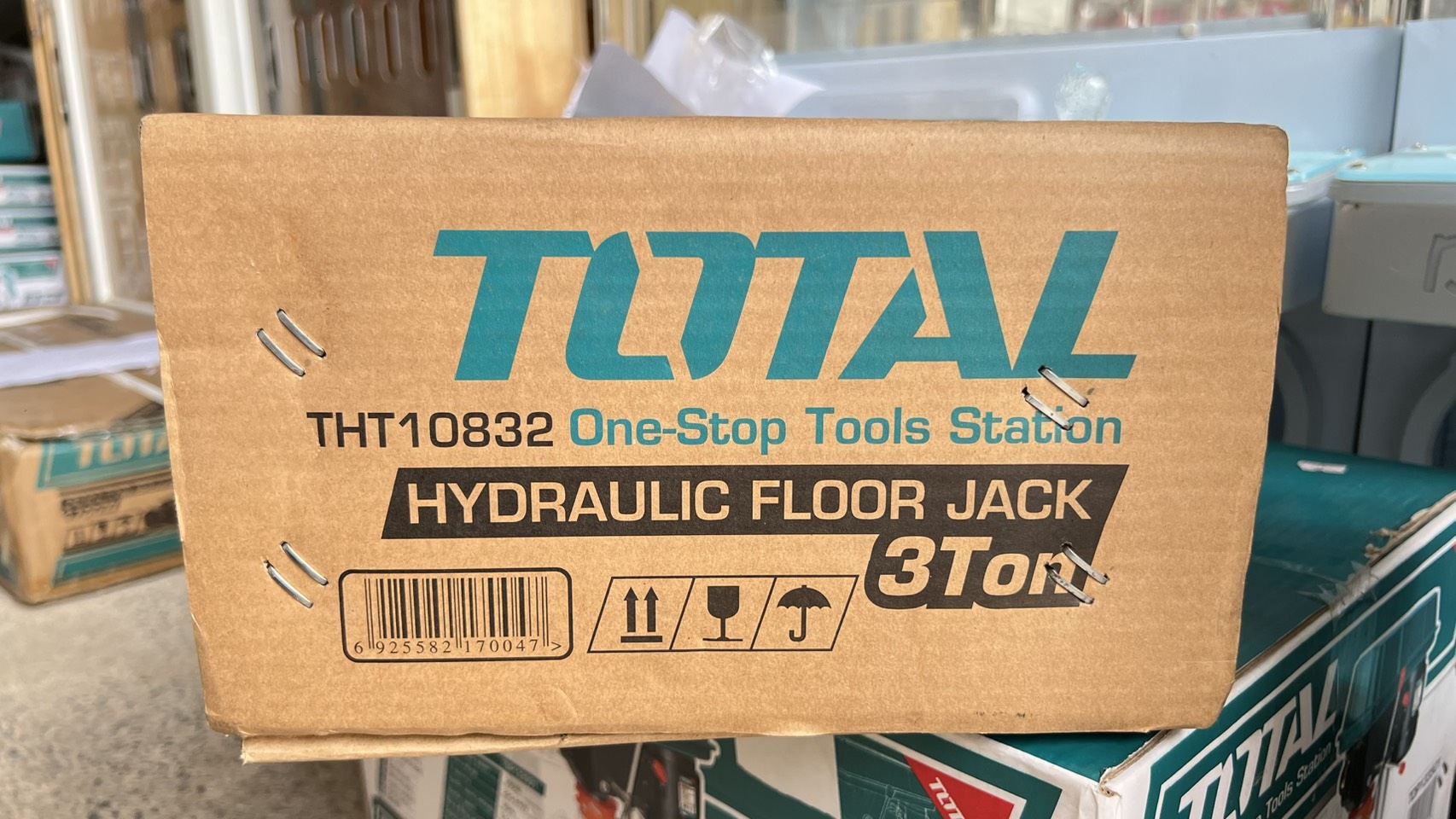 Total แม่แรงตะเข้ 3 ตัน รุ่น THT-10832