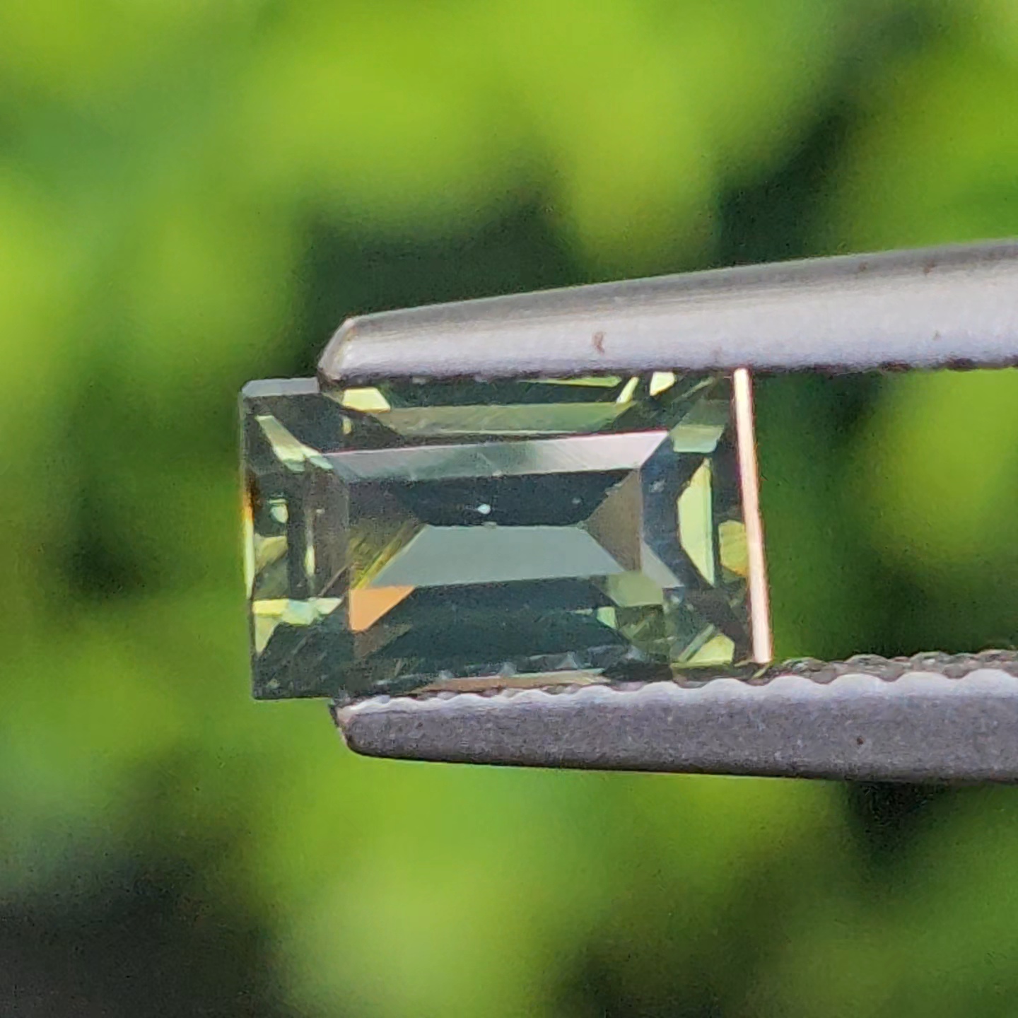 พลอย เพทาย Natural Zircon 1.23 กะรัต (Cts.) ดิบ พลอยแท้อัญมณีมงคล ประจําวันเกิด เครื่องประดับพลอย