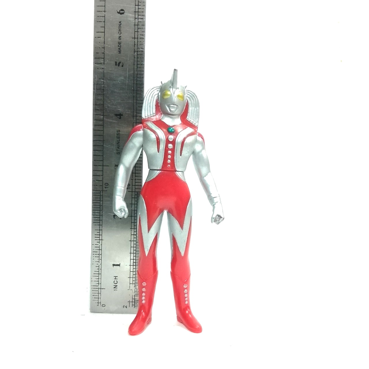 ซอฟ 5 นิ้ว ขนาดตามรูป เจ้าแม่อุลตร้า สภาพดี มีรอยบ้าง