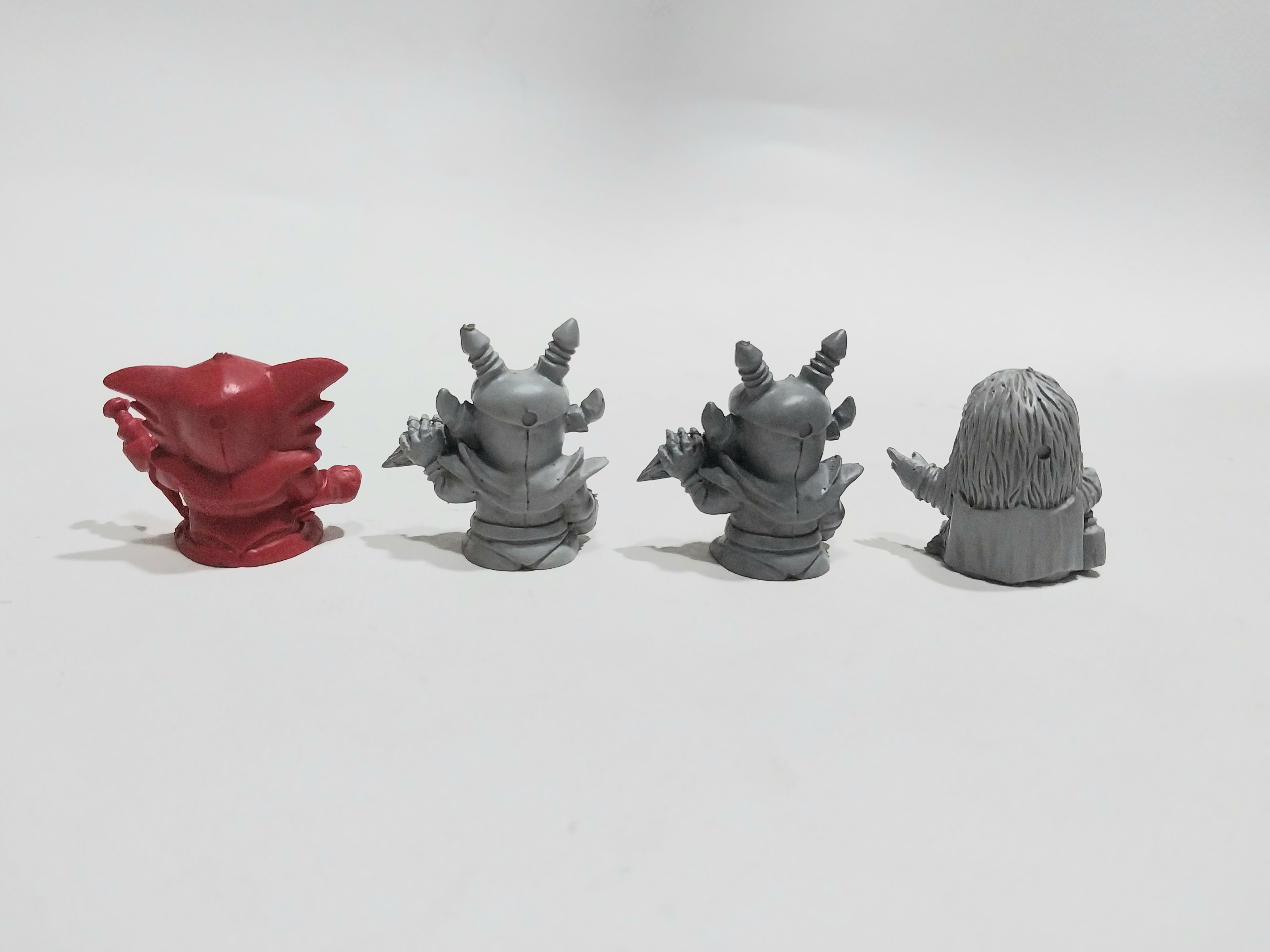 มีหลายภาพ ชุดผู้ร้ายจากยักษ์วัดแจ้งพบจัมโบ้เอSD ขนาดประมาณ 3 ซม.