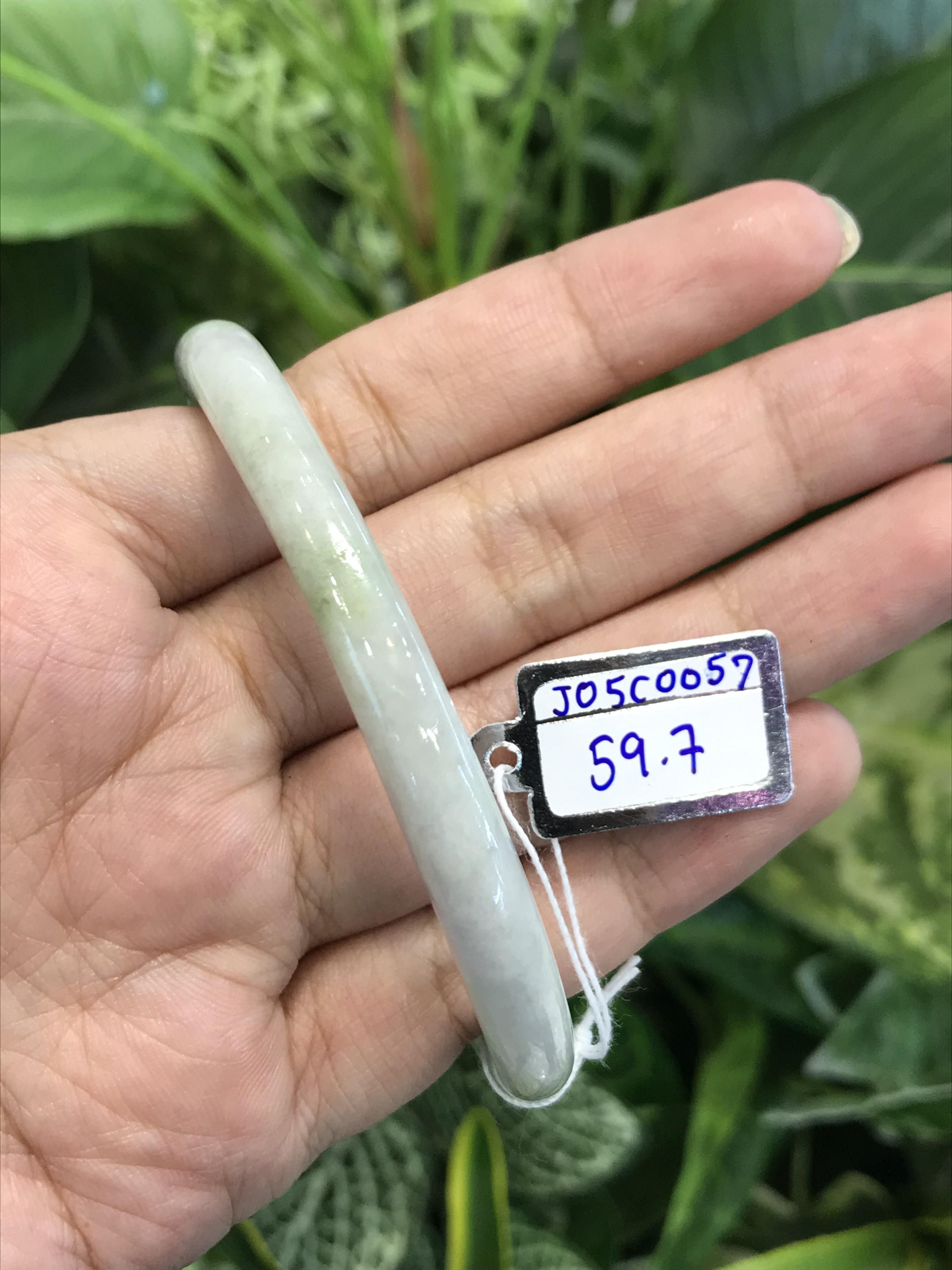 J05C0057 หยก พม่า แท้ Jade กำไลหยก 59.7 มม. (Jade bracelet) พม่า (Myanmar)