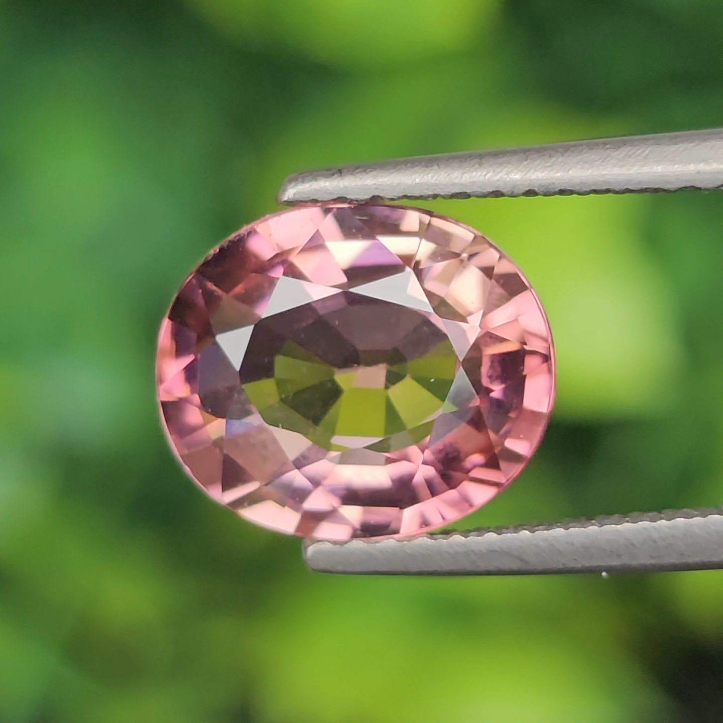 พลอย ทัวร์มารีน (Tourmaline) 2.68 กะรัต (Cts.) อัญมณีมงคลประจําวันเกิด เครื่องประดับพลอย