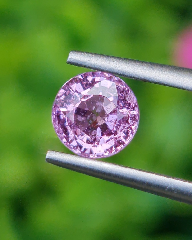 พลอย ชมพู พิ้ง แซฟไฟร์ Pink Sapphire 1.04 กะรัต (Cts.) ดิบ Unheated พร้อมใบเซอร์ พลอยแท้ อัญมณีมงคลประจําวันเกิด เครื่องประดับพลอย