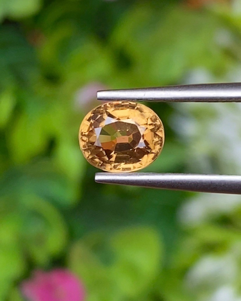 พลอย เพทาย (Zircon) 1.86 กะรัต (Cts.) พลอยแท้ อัญมณีมงคลประจําวันเกิด เครื่องประดับพลอย