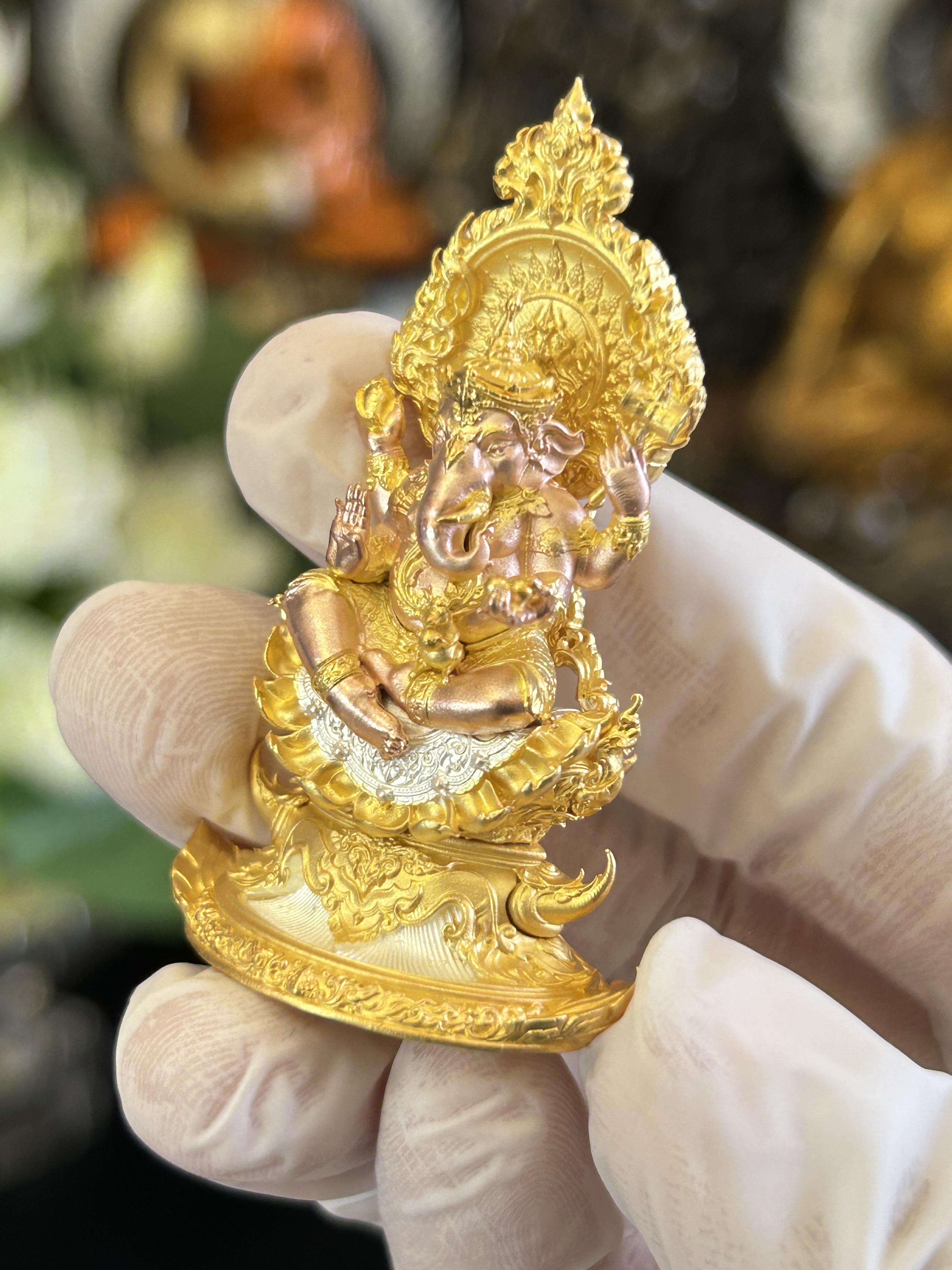 พระพิฆเนศรุ่นสุขสำเร็จนิรันดร์ เนื้อบรอนซ์ชุบสามกษัตริย์