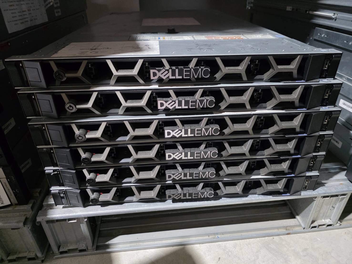 Dell PowerEdge XC640 (R640) Xeon Platinum 8167M x2 Ram 128GB SAS 1.2TB x3 Power x2