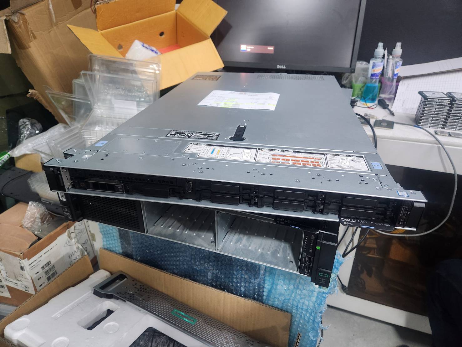 Server R640 เครื่องเปล่า heatsink x2 Tray x2 power x1 สินค้ามีจำนวนมาก