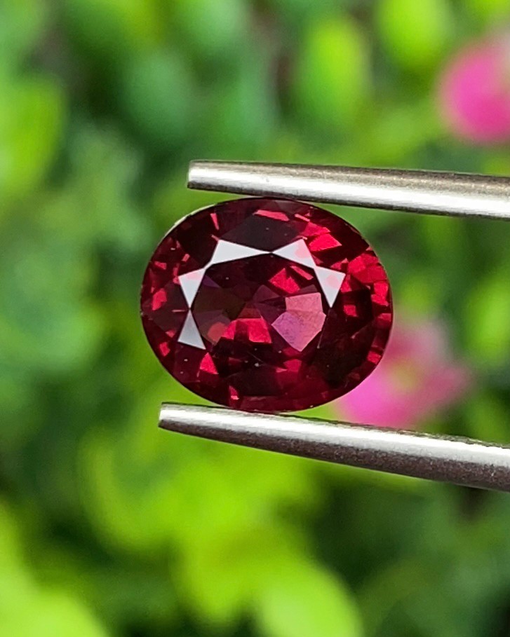 พลอย โรโดไลต์ กาเน็ท Rhodolite Garnet 2.49 กะรัต Cts.พลอยแท้ อัญมณีมงคลประจําวันเกิด เครื่องประดับพลอย