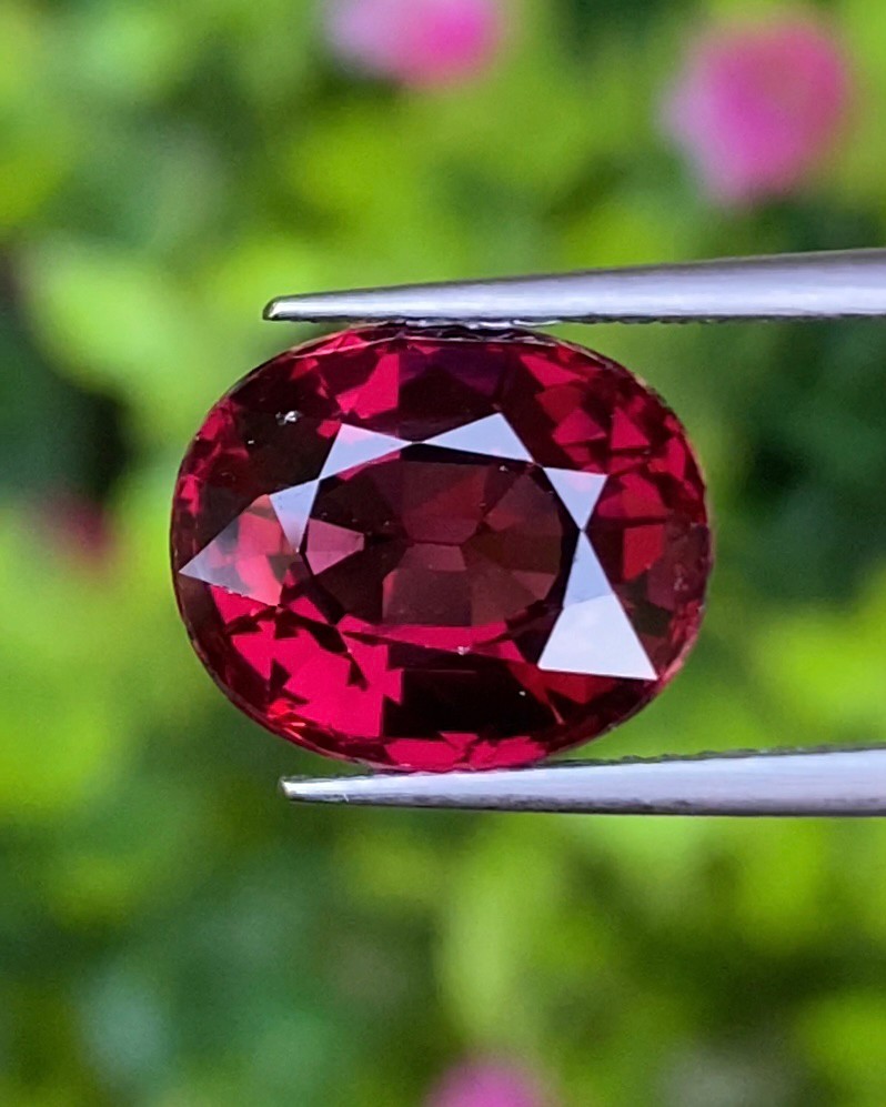 พลอย โรโดไลต์ กาเน็ท Rhodolite Garnet 6.19 กะรัต Cts.พลอยแท้ อัญมณีมงคลประจําวันเกิด เครื่องประดับพลอย
