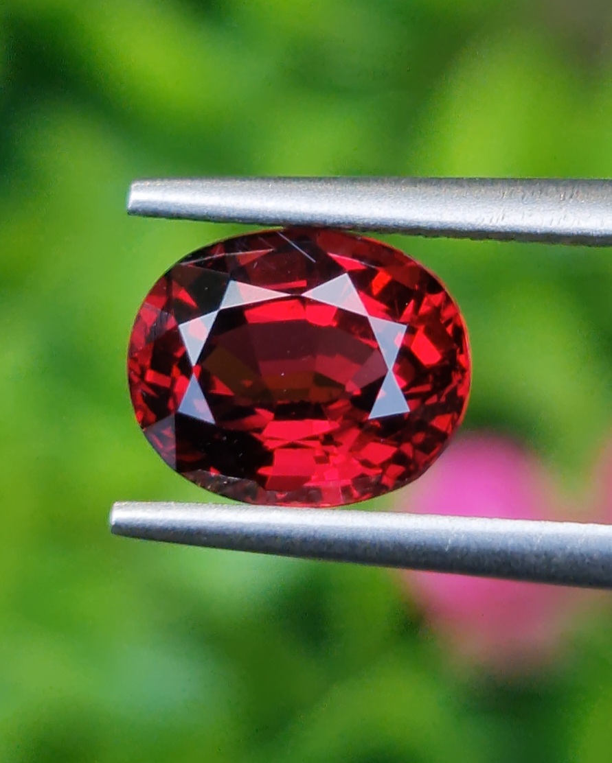 พลอย โรโดไลต์ กาเน็ท Rhodolite Garnet 2.44 กะรัต Cts.พลอยแท้ อัญมณีมงคลประจําวันเกิด เครื่องประดับพลอย