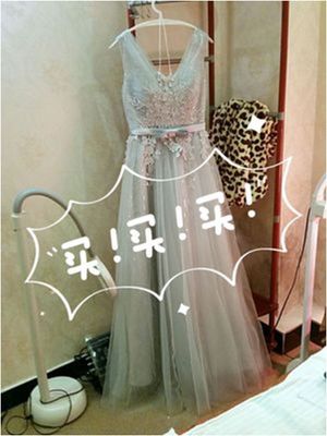 Pre-order ชุดราตรียาว แขนกุด คอวี เว้าหลัง แต่งลายลูกไม้ กระโปรงตาข่าย ปักเลื่อมสวย มีซิป