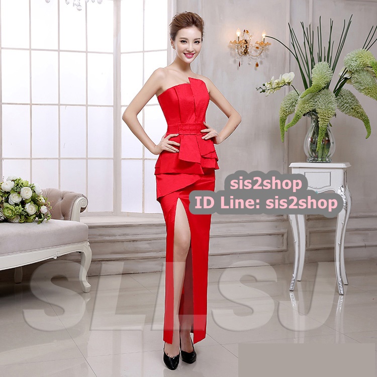 พร้อมส่ง ชุดราตรียาว เกาะอก สีแดง จับเดรปช่วงอก กระโปรงผ่าหน้า ทรงสวยหรู มีซิปหลัง