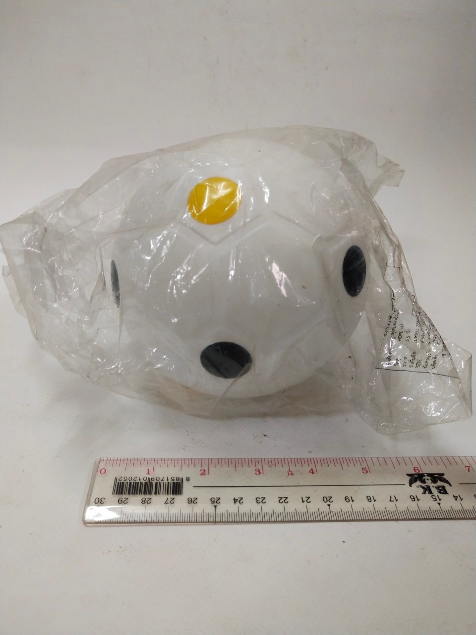 ลูกบอลพลาสติกโปร่ง งานเก่าหายากแล้ว ไซส์เล็ก ขนาดตามรูป มีสองสี มือหนึ่งยังอยู่ในถุงพลาสติกไม่เคยแกะเล่น