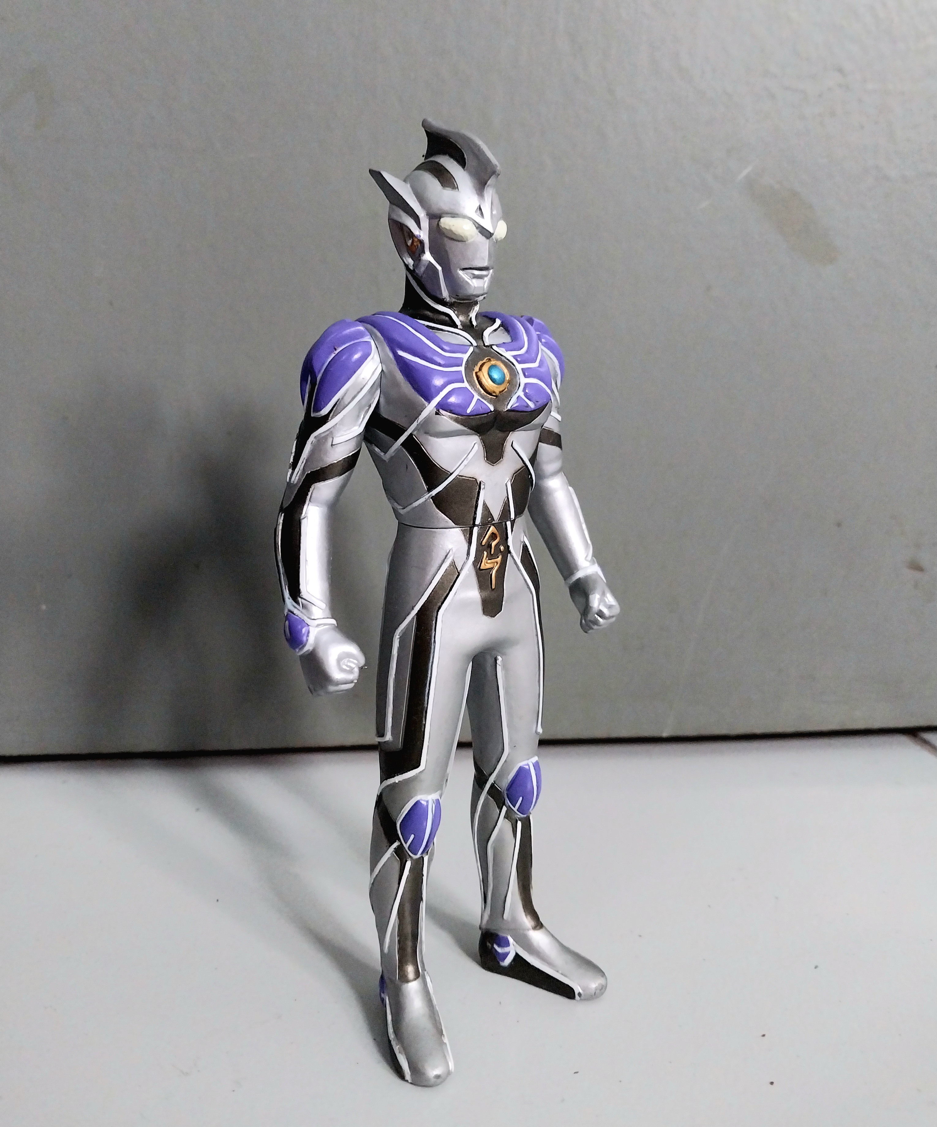 มือ2 สภาพเก่าเก็บในกล่องพร้อมการ์ด มีหลายภาพ,ซอฟ6.5นิ้.ว อุลตร้าแมน เลเจ้นต์ ร่างรวมของอุลตร้าแมนคอสมอส กับ อุลตร้าแมนจัสตีส สภาพดี