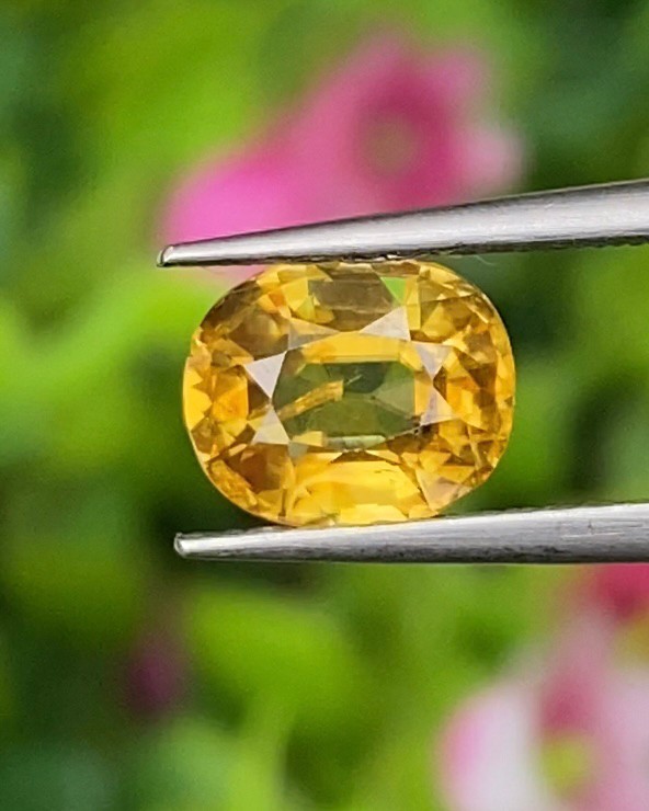 พลอย สฟีน Natural Sphene 1.28 กะรัต (Cts.) ดิบ (Unheated) พลอยแท้ อัญมณีมงคลประจําวันเกิด เครื่องประดับพลอย