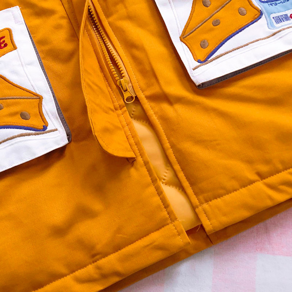 เสื้อโค้ทกันหนาวสีเหลือง มีฮู้ด แต่งกระเป๋าปักลายชีสน่ารัก (12365LM)