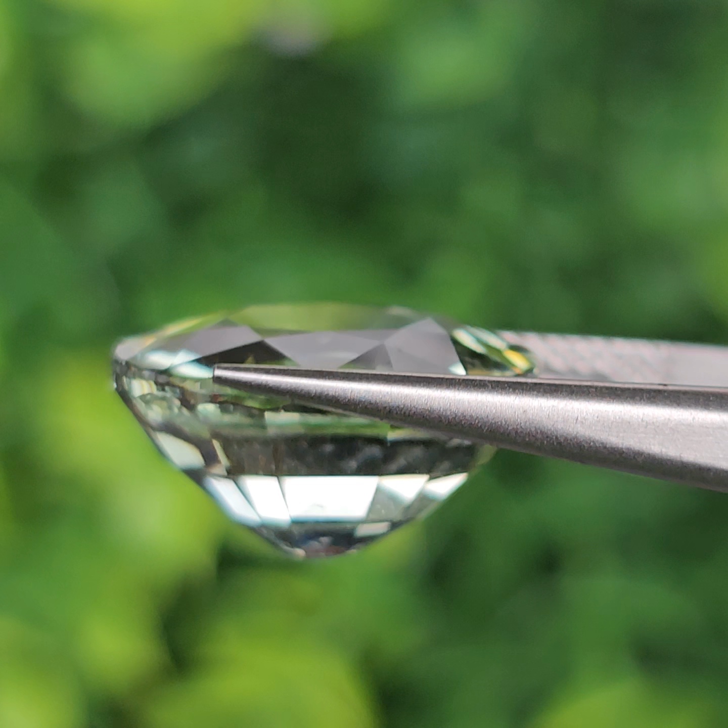 พลอย กรีน ทัวร์มารีน (Green Tourmaline) 11.72 กะรัต (Cts.) อัญมณีมงคลประจําวันเกิด เครื่องประดับพลอย