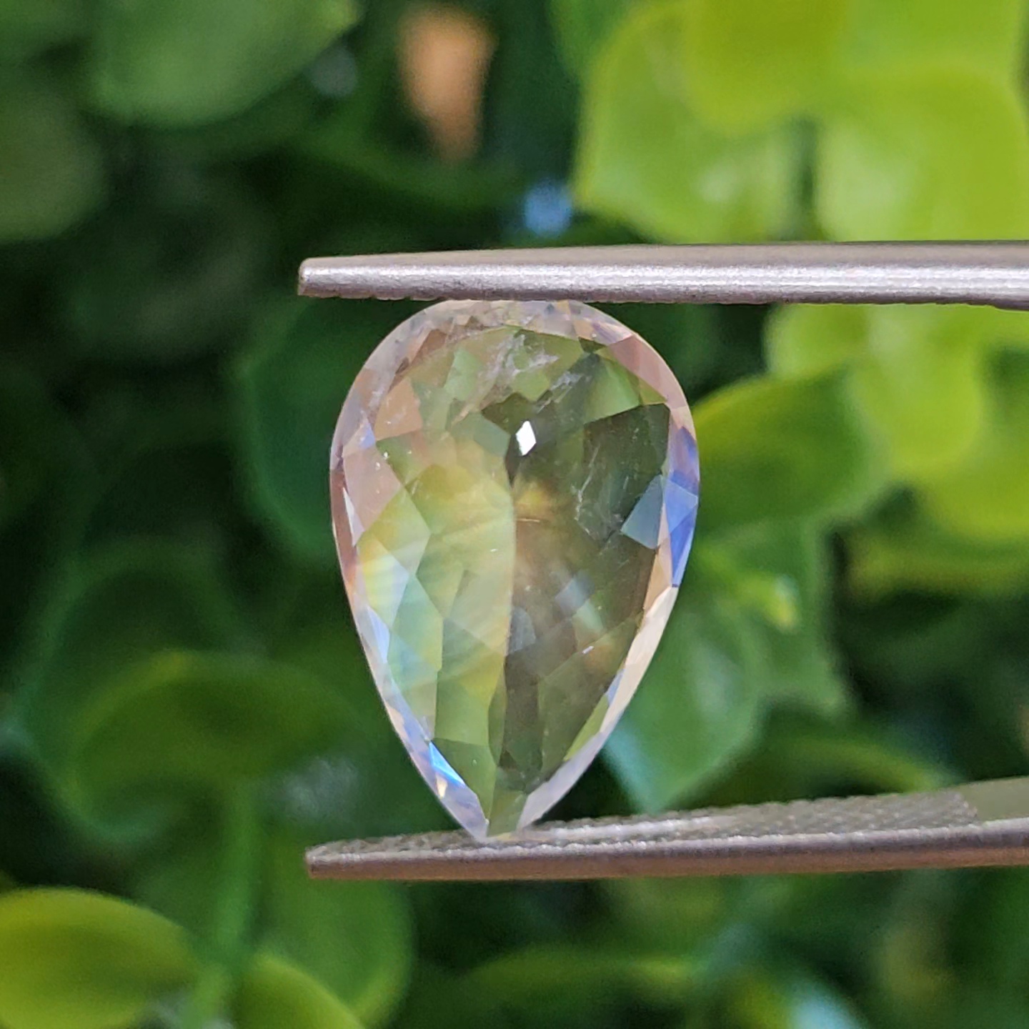 พลอย มูนสโตน เรนโบว์ Rainbow Moonstone 5.60 กะรัต (cts.) พลอยแท้ อัญมณีมงคลประจําวันเกิด เครื่องประดับพลอย