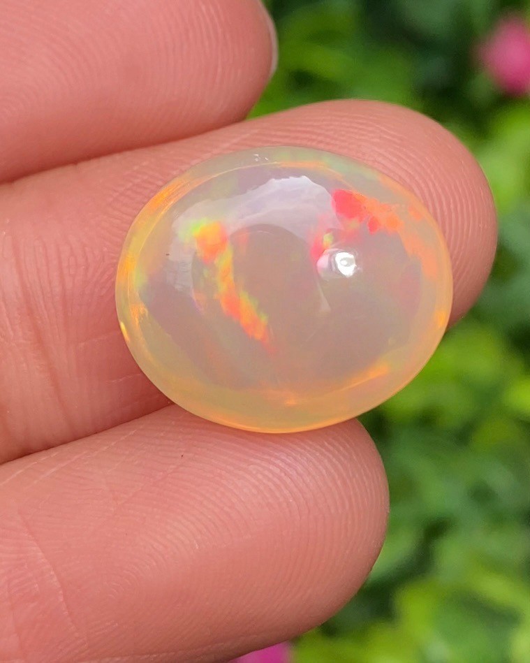 พลอย ไวท์ โอปอล White Opal 8.50 กะรัต (Cts.) พลอยแท้ อัญมณีมงคลประจําวันเกิด เครื่องประดับพลอย