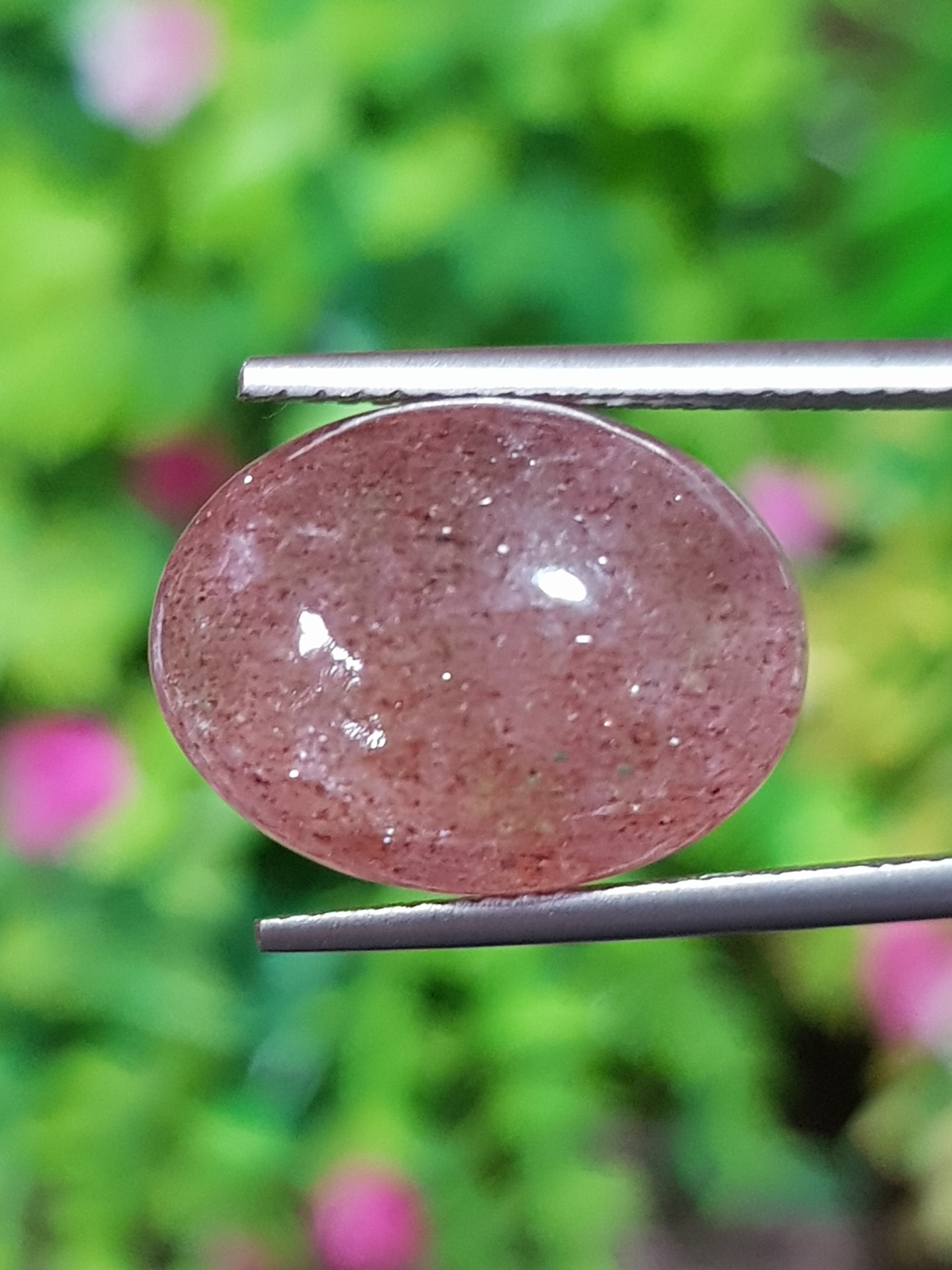 พลอย สตอเบอรี่ ควอตซ์ Strawberry Quartz 11.42 กะรัต (Cts.) พลอยแท้ อัญมณีมงคลประจําวันเกิด เครื่องประดับพลอย