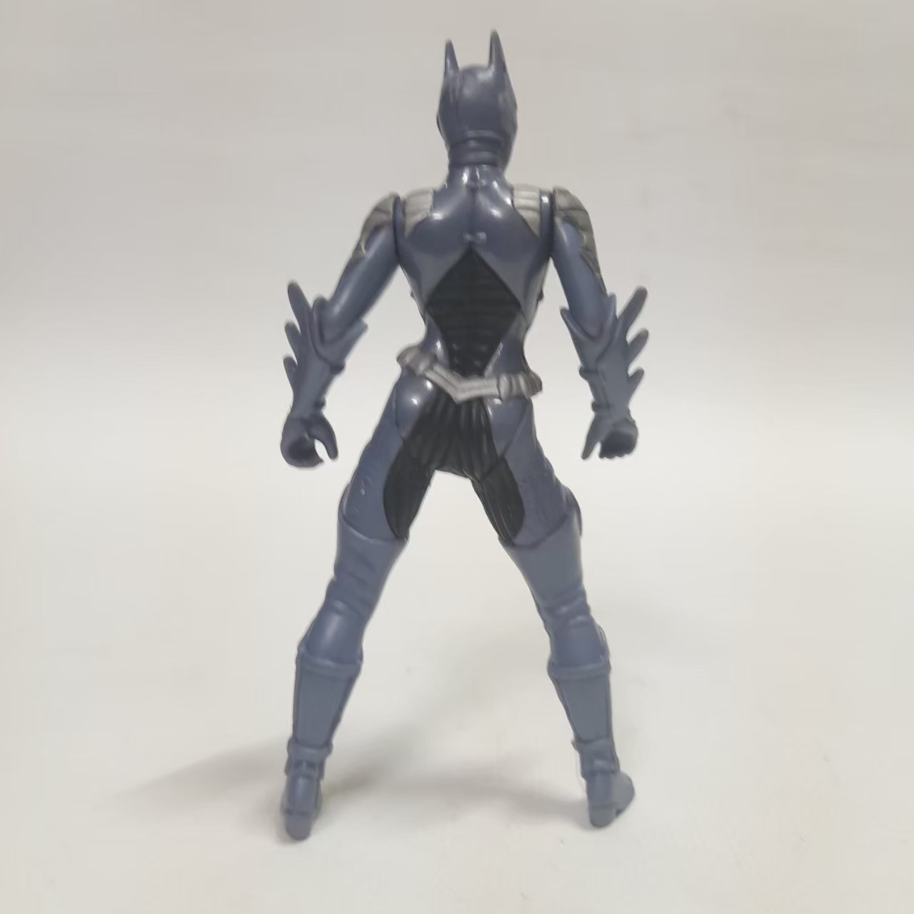 แอคชั่นฟิกเกอร์ ขนาด 4-4.5 นิ้ว แบทเกิร์ล จากภาพยนตร์ แบทแมนแอนด์โรบิน ภาคหนังโรง งานเก่า หายาก ไม่มีแพค มีเท่าที่เห็น มือสองสภาพดีมีรอยบ้าง