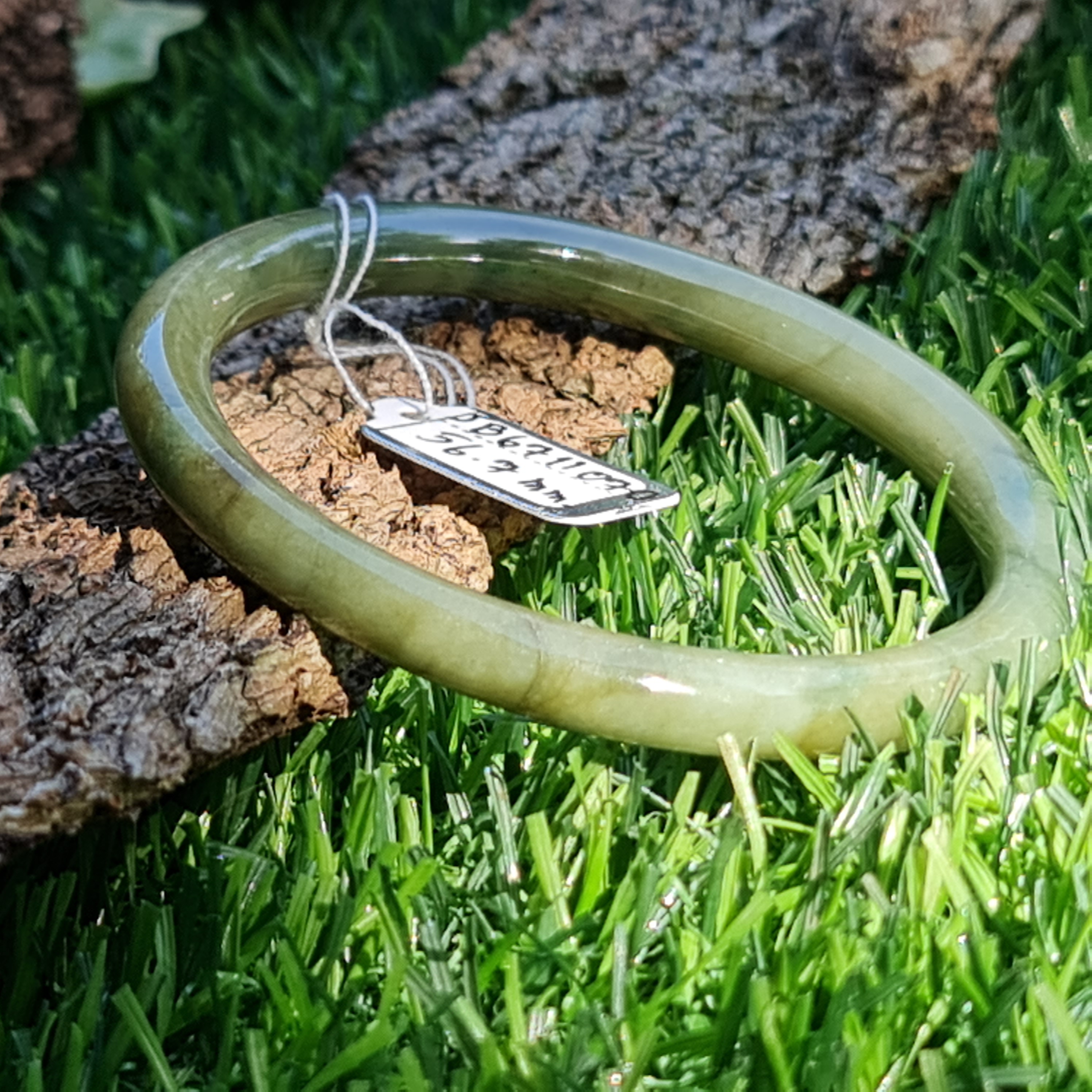 JB6711070 หยก พม่า แท้ Jade กำไลหยก 56.7 มม. (Jadeite bracelet) พม่า (Myanmar)