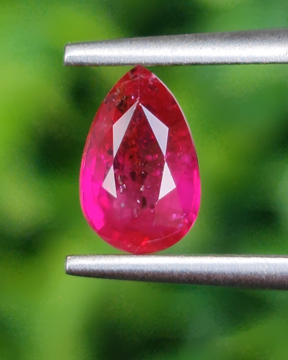 พลอย ทับทิม Ruby sapphire 1.05 กะรัต (Cts.) ดิบ Unheated พลอยแท้ อัญมณีมงคลประจําวันเกิด เครื่องประดับพลอย