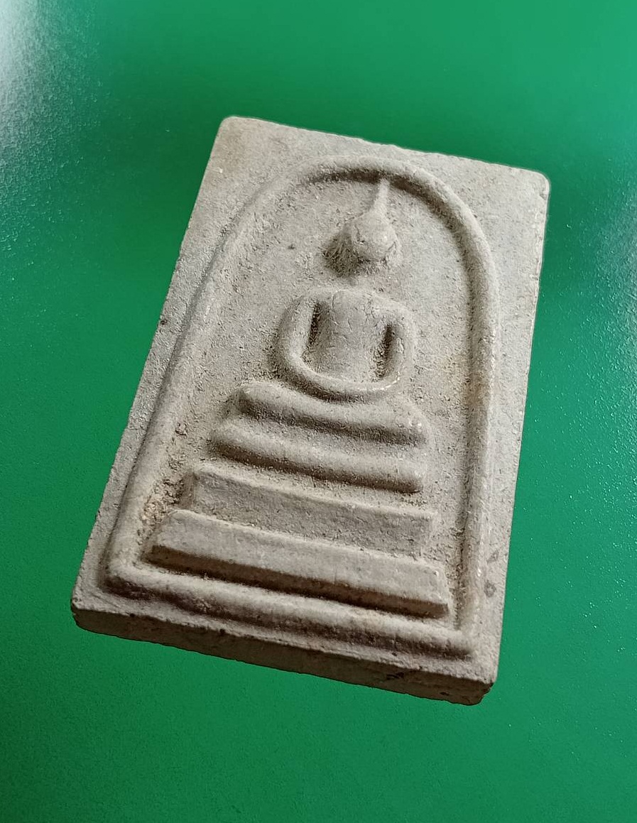 ผ3052 พระสมเด็จ หลังเรียบ ไม่ทราบที่