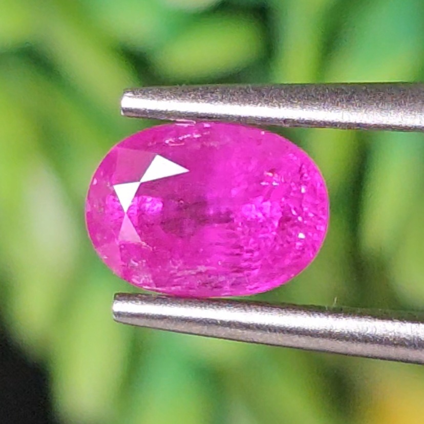 พลอย ชมพู พิ้ง แซฟไฟร์ Pink Sapphire 1.38 กะรัต (Cts.) พลอยแท้ อัญมณีมงคลประจําวันเกิด เครื่องประดับพลอย