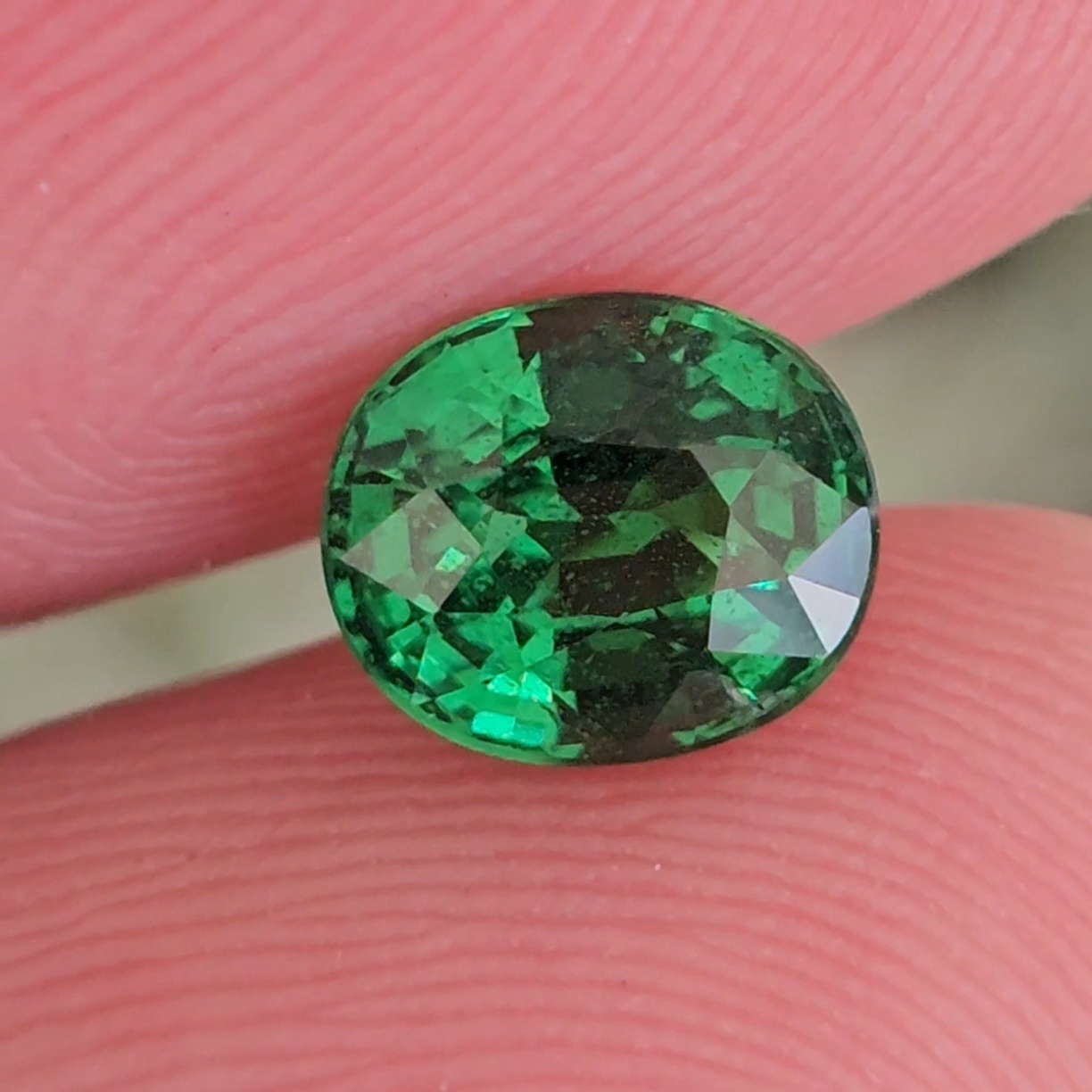 พลอย ซาโวไรท์ Tsavorite Garnet 1.26 กะรัต (Cts.) ดิบ Unheated พร้อมใบเซอร์ อัญมณีมงคลประจําวันเกิด เครื่องประดับพลอย