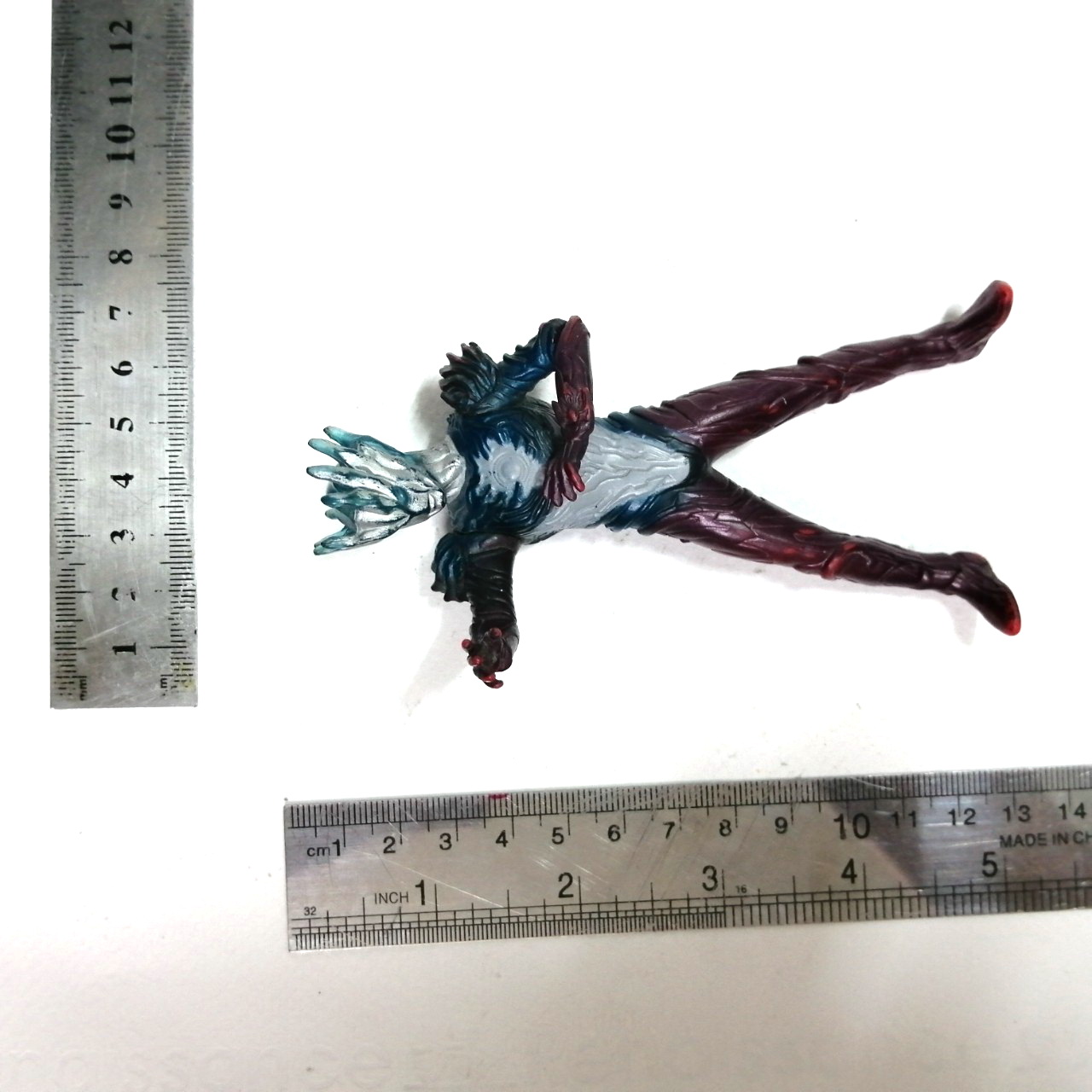 ฟิกเกอร์ ยางตัน ขนาดตามรูป งานจีน อุลตร้าแมนซาก้า ร่างรวม อุลตร้าแมนไดน่า, ซีโร่ และ คอสมอส สภาพดี มีรอยถลอกบ้าง