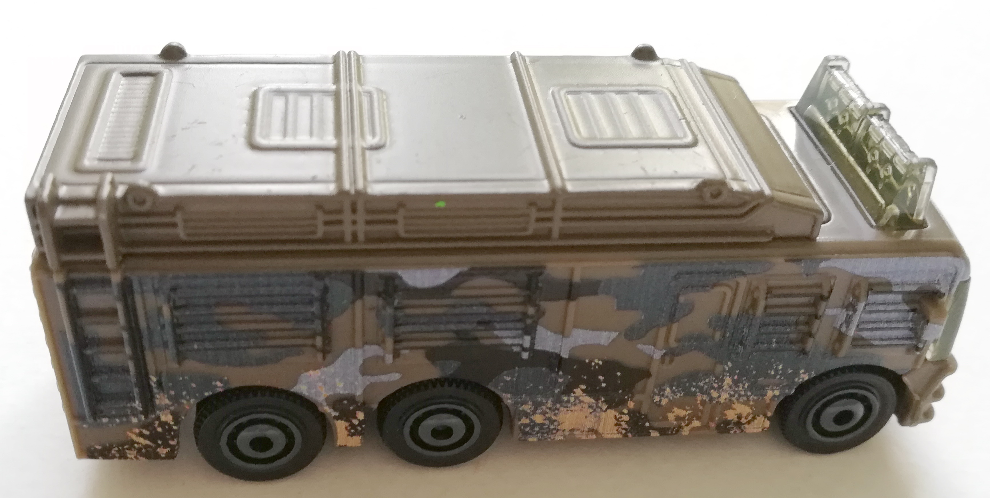 Die Cast,รถเหล็ก,รถบัส 6ล้อ ลายพรางสีน้ำตาล ลายเทาเหลือง จาก MATCHBOX,Fleetwood MB1124, 2017 Mattel **ไม่มีแพ็ค