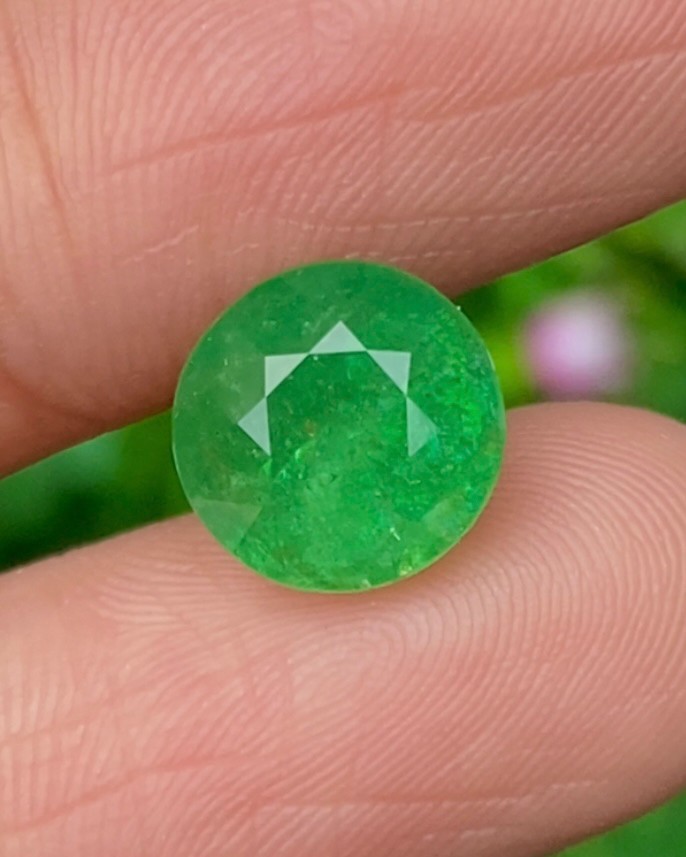 พลอย ซาโวไรท์ Tsavorite Garnet 5.59 กะรัต (Cts.) ดิบ Unheated พลอยแท้ อัญมณีมงคลประจําวันเกิด เครื่องประดับพลอย