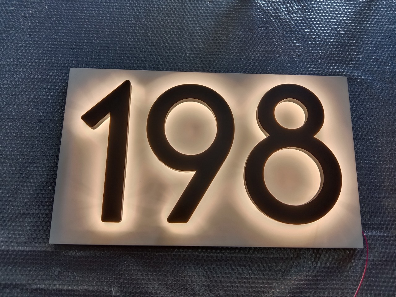 บ้านเลขที่ + ไฟออกหลัง อักษรแสตนเลส สูง 35 cm