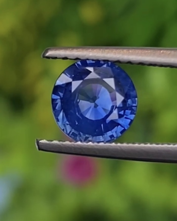 พลอย ไพลิน blue sapphire 1.08 กะรัต (Cts.) เผาเก่า VVS พลอยแท้ อัญมณีมงคลประจําวันเกิด เครื่องประดับพลอย