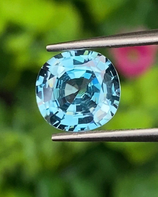 พลอย เพทาย Natural Zircon 2.71 กะรัต (Cts.) พลอยแท้ อัญมณีมงคล ประจําวันเกิด เครื่องประดับพลอย