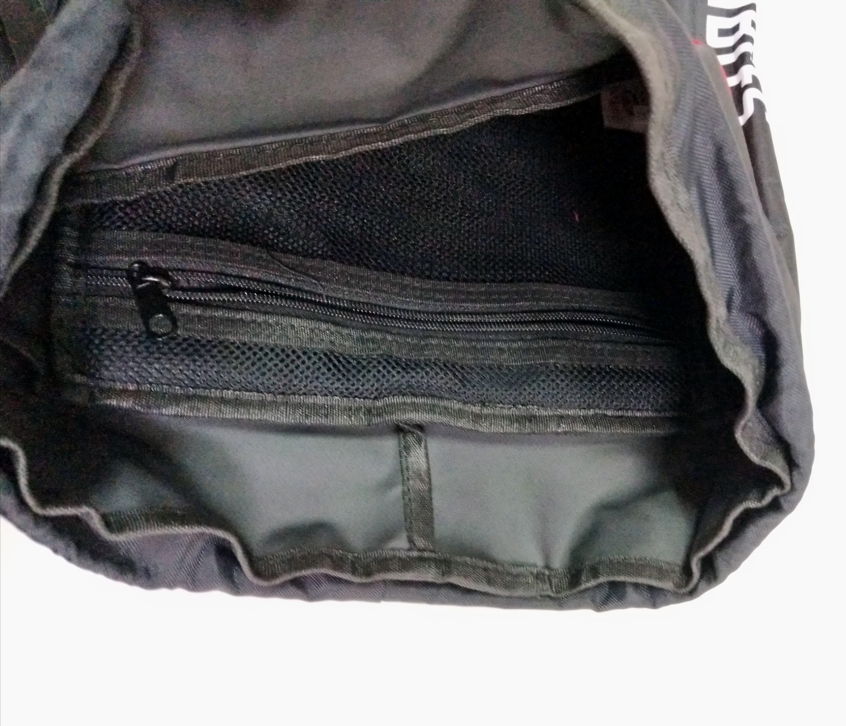 กระเป๋าเป้ ลาย ดิอินเคร็ดเดเบิ้ล The Incredible แบบหูรูด มีซิปด้านใน 14"*16" ของแท้ ใหม่มีป้าย