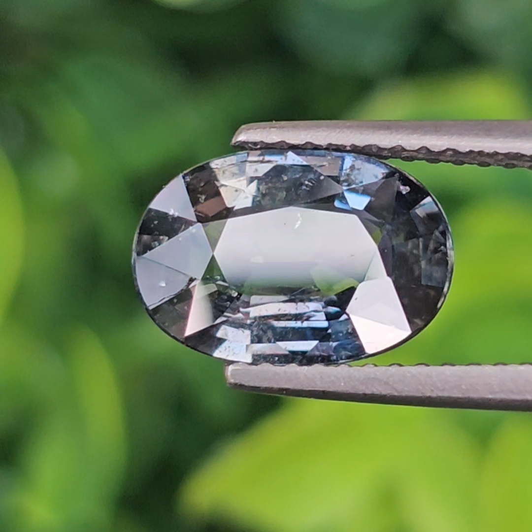 พลอย ไพลิน blue sapphire 2.79 กะรัต (Cts.) ดิบ unheated พลอยแท้ อัญมณีมงคลประจําวันเกิด เครื่องประดับพลอย