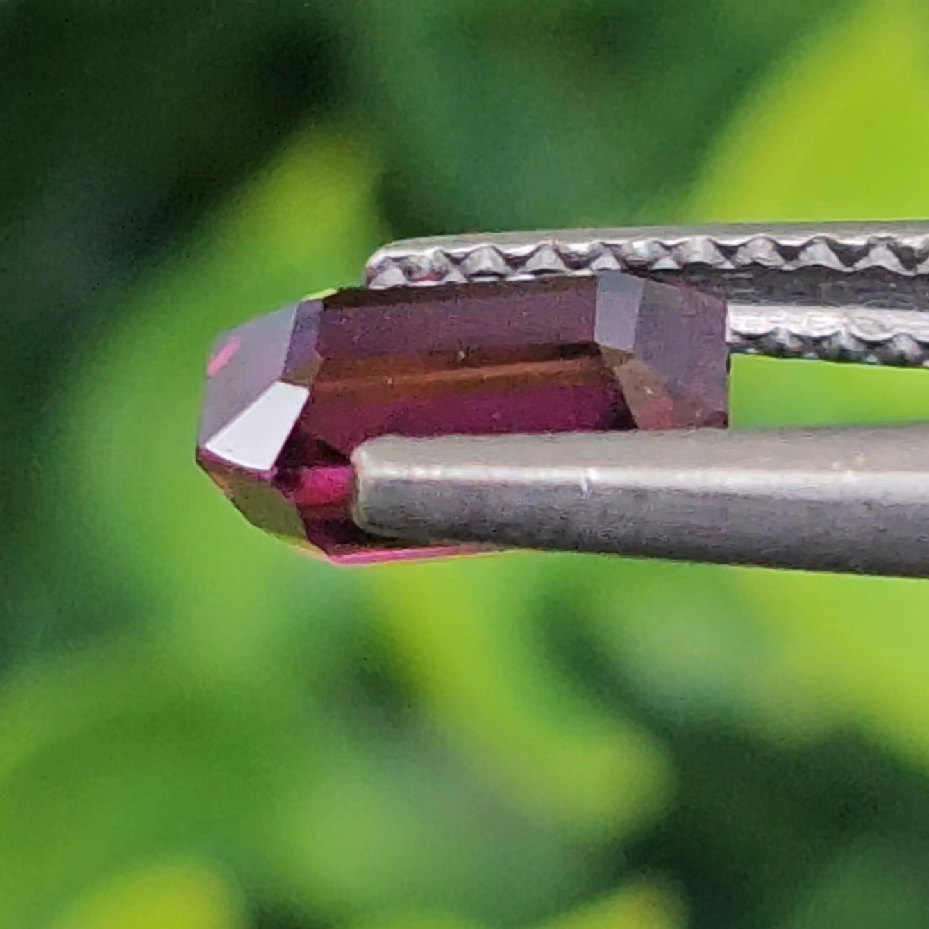 พลอย อุมบาไลต์ การ์เน็ต Umbalite Garnet 1.63 กะรัต (Cts.) ดิบ Unheated พร้อมใบเซอร์ พลอยแท้ อัญมณีมงคลประจําวันเกิด เครื่องประดับพลอย