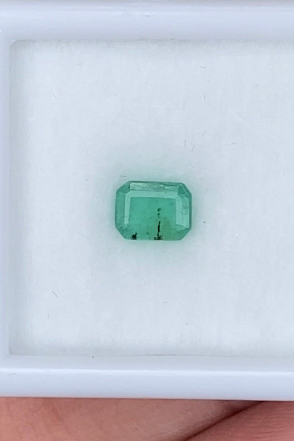 พลอย มรกต Natural Emerald แซมเบีย 0.51 กะรัต (Cts.) พลอยแท้ อัญมณีมงคลประจําวันเกิด เครื่องประดับพลอย