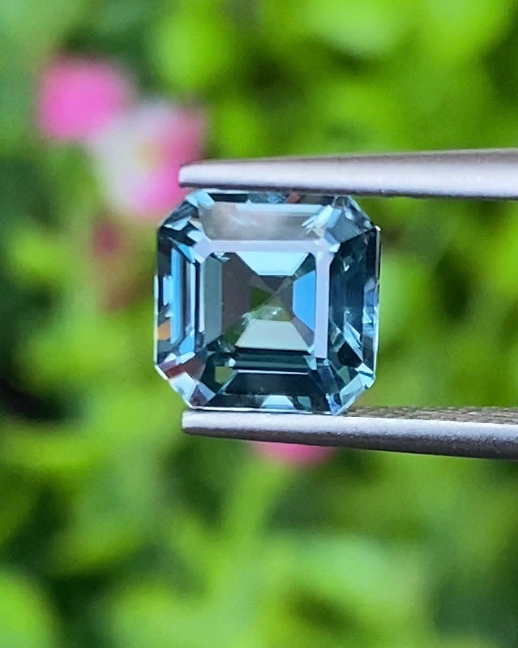 พลอย เพทาย (Zircon) 2.48 กะรัต (Cts.) พลอยแท้ อัญมณีมงคลประจําวันเกิด เครื่องประดับพลอย